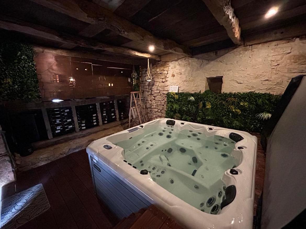 Demeure Du Vallon - D'hotes De Charme * Azerat