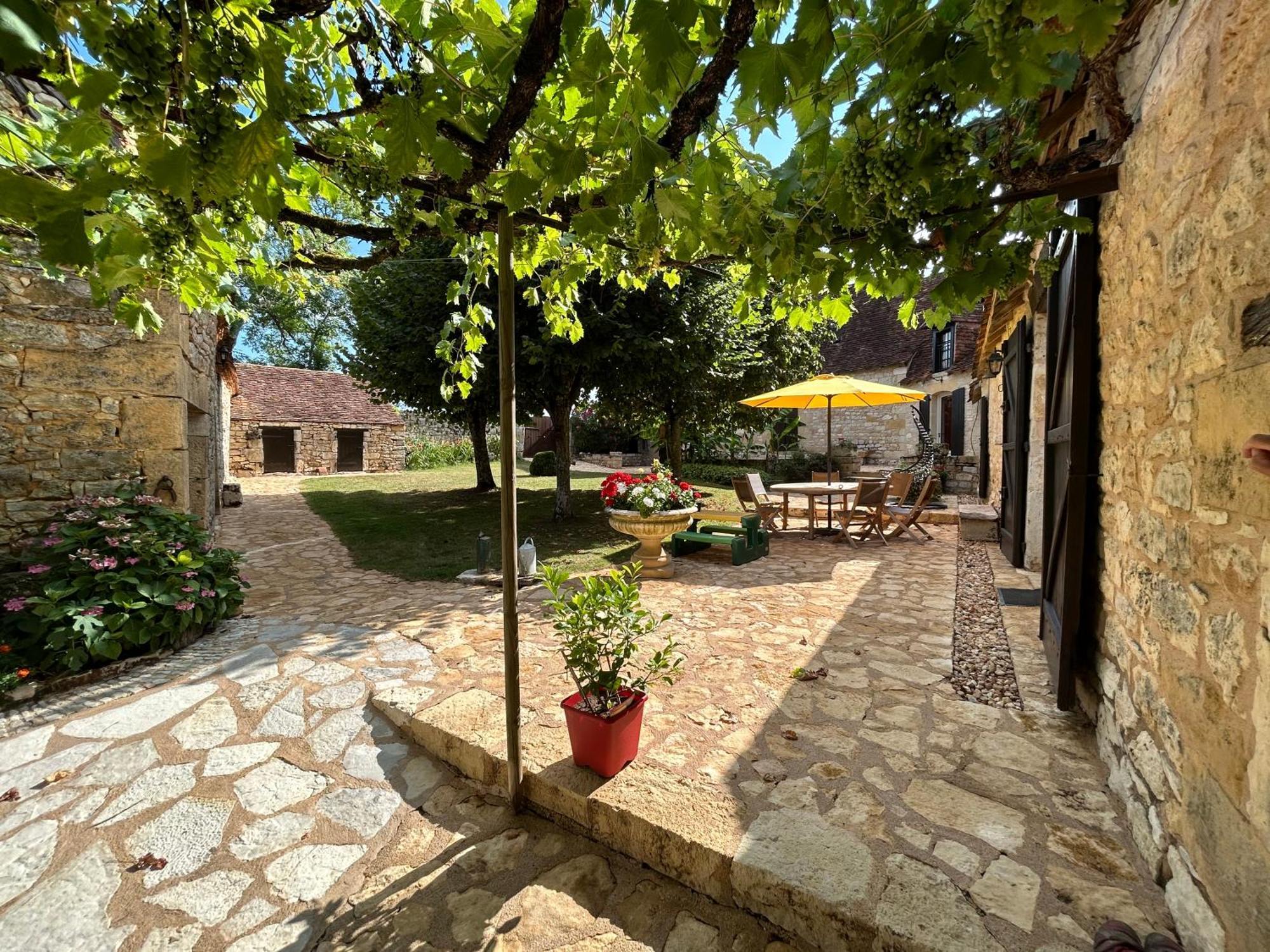 Demeure Du Vallon - D'hotes De Charme Azerat